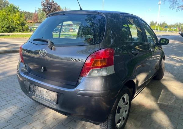 Toyota Yaris cena 19900 przebieg: 133000, rok produkcji 2009 z Pruszków małe 211